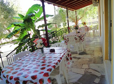 Keri Lake, Zante - Anna Studios Photo 3