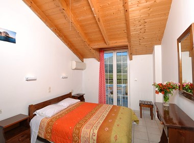 Keri Lake, Zante, Zakynthos - Dolphins Studios Apartments Photo 9