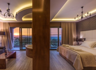 Tragaki, Zakynthos - Elegance Luxury Suites Photo 4