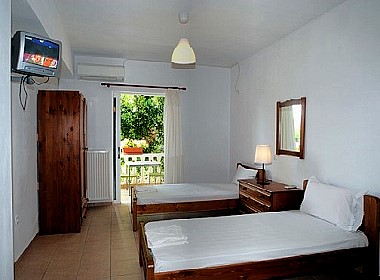 Kipoi, Zante - Gardens Studios Photo 5