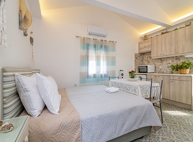 Mikro Nisi - Agios Nikolaos, Zakynthos - Kokkinos Studios Photo 11