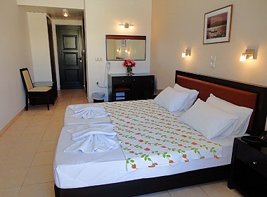 Alykes, Zante - Konstantin Beach Hotel Photo 9
