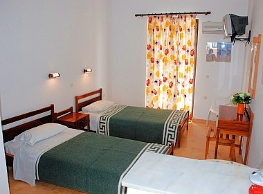 Laganas Zante - Zakynthos Greece - Leonidas Studios Photo 4