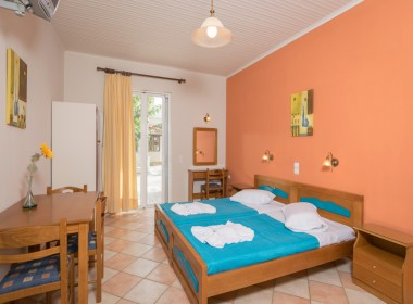 Laganas, Zante, Zakynthos - Mentikas Studios and Apartments Foto 8