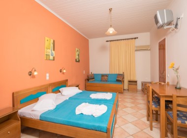 Laganas, Zante, Zakynthos - Mentikas Studios and Apartments Foto 9