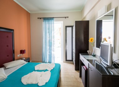 Laganas, Zante, Zakynthos - Mentikas Studios and Apartments Foto 15