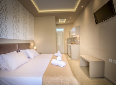 Laganas, Zakynthos - Nastazia Studios Photo 11