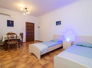 Alykes - Natasas Apartments Photo 3