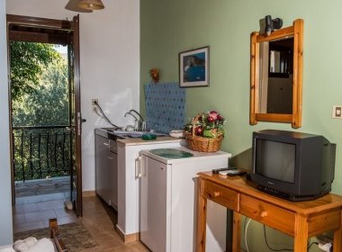 Laganas, Zakynthos - Notos Studios Photo 5