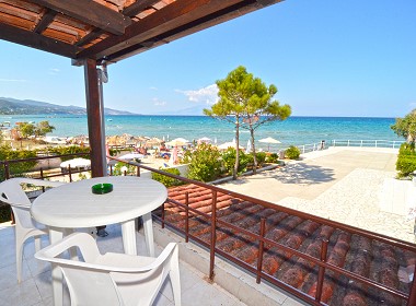 Alykanas Zakynthos - Oasis Apartments & Studios Photo 1