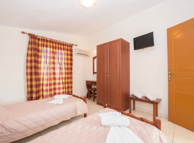 Alykanas, Zante, Zakynthos - Pahnis Studios Photo 11