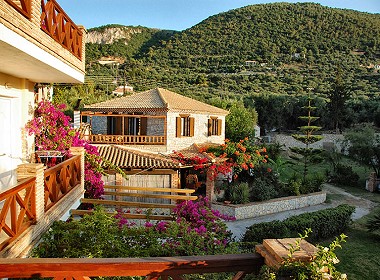 Keri Lake, Zakynthos, Zante Greece - Seaside Apartments Photo 4