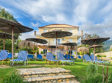 Alykes, Zakynthos - Villa Pouliezos Apartments Photo 1