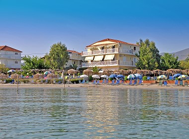 Alykes, Zakynthos - Villa Pouliezos Apartments Photo 2