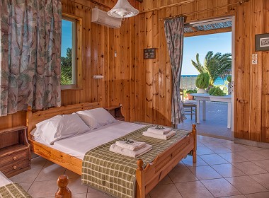 Alykes, Zakynthos - Villa Pouliezos Apartments Photo 5