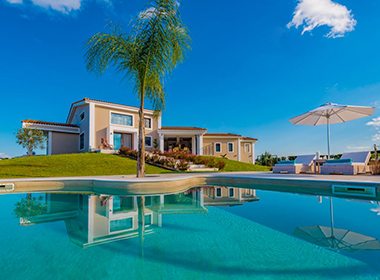 Reservations - Villa Shangri-La Photo 1